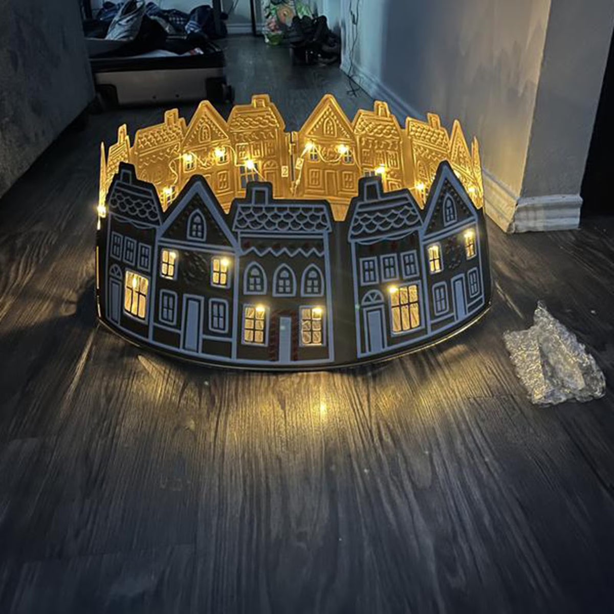 LED Lights Christmas Tree Collar, PVC Christmas Tree Skirt, 60CM/23.6IN, Set of 5 Panels Christmas House Design, Easy to Assemble and Store, Battery-Operated (Batteries Not Included)